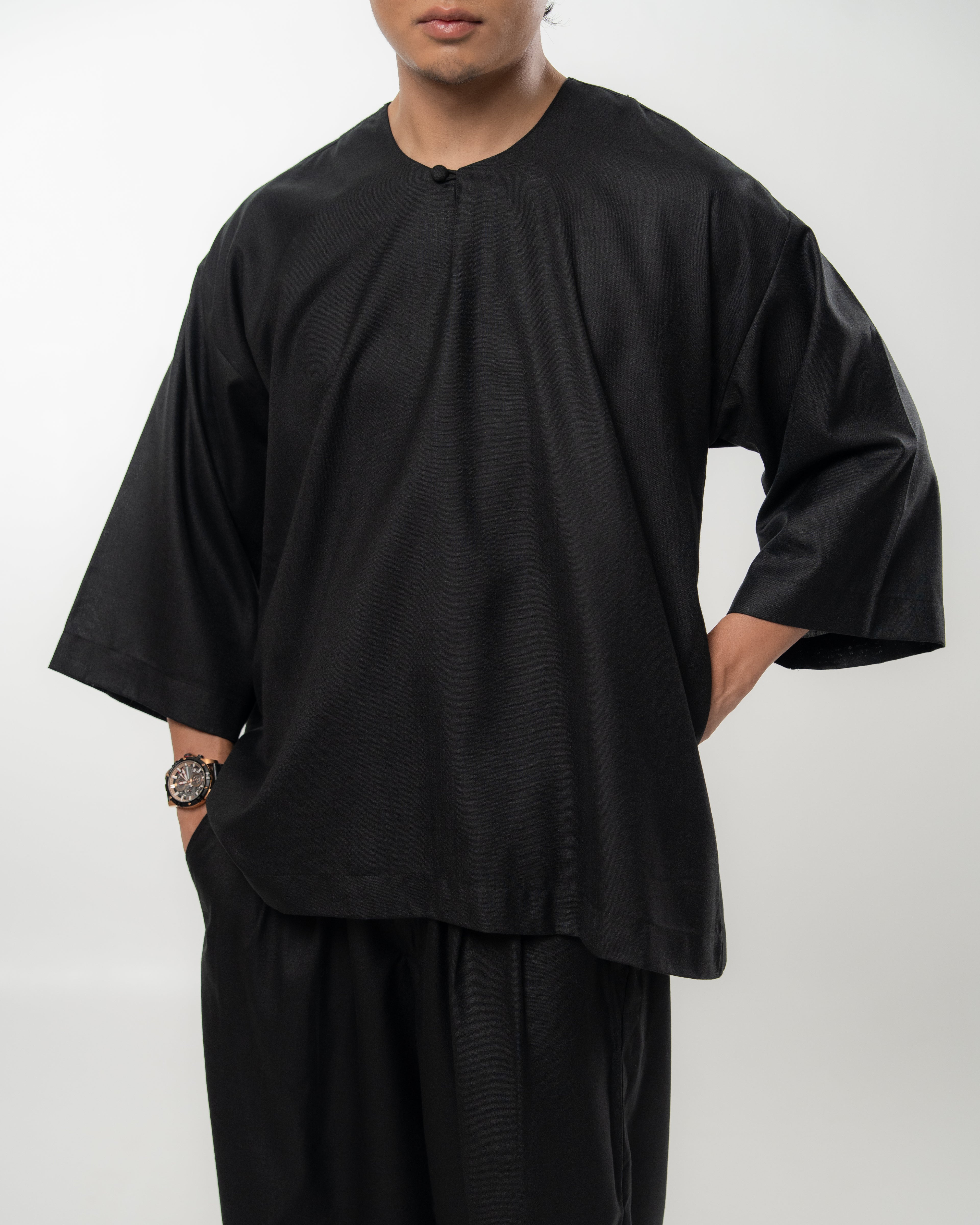 ARJUNA IN LINEN BLACK