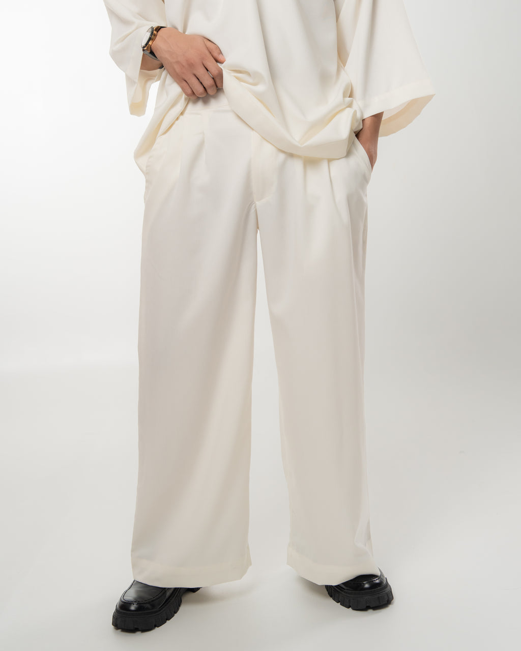 ARJUNA IN OFF WHITE