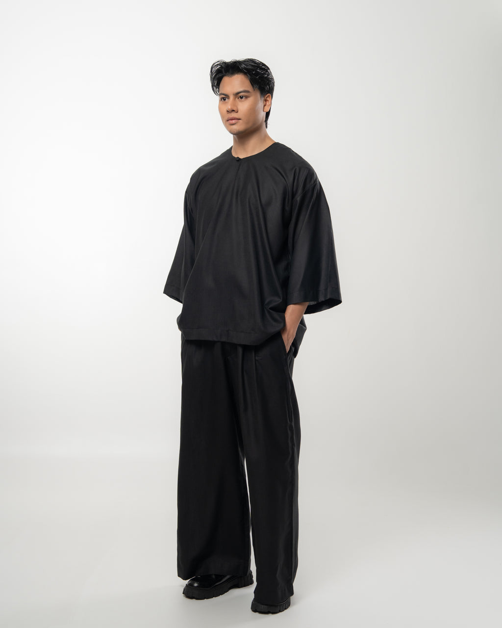 ARJUNA IN LINEN BLACK