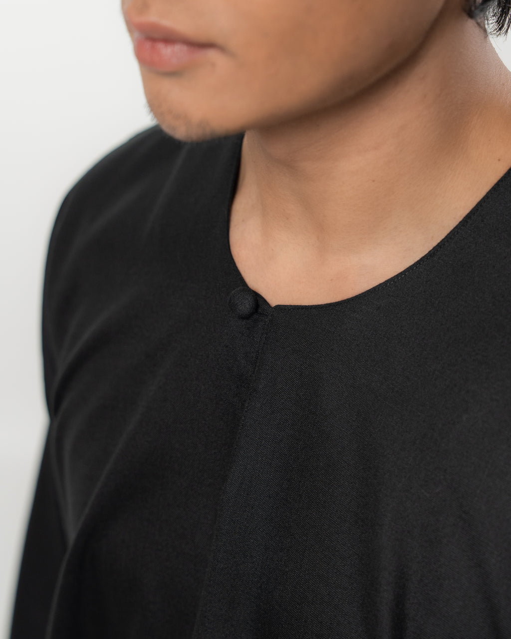 ARJUNA IN LINEN BLACK